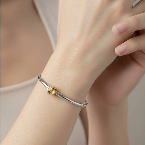 Kate Spade double knot hinged bangle - Picture 3 of 3